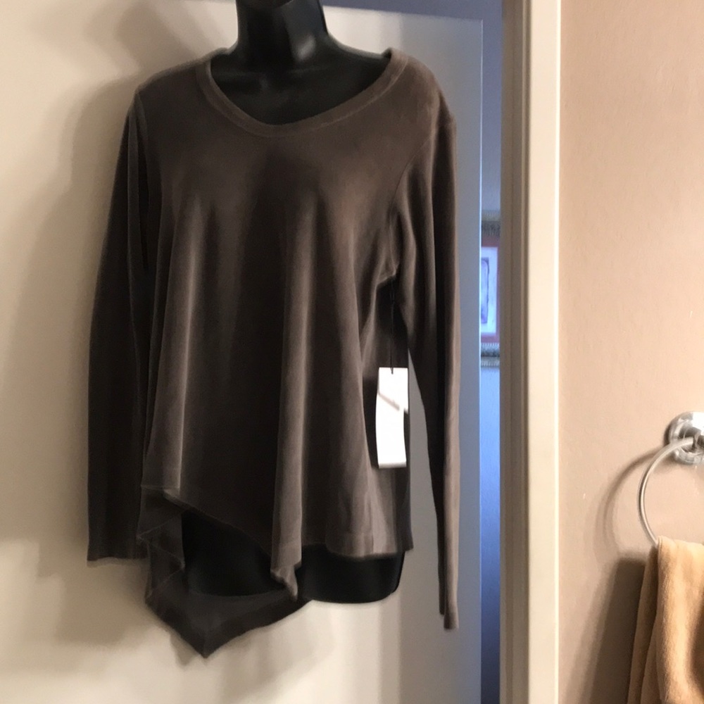 Long sleeved assymetrical shirt
